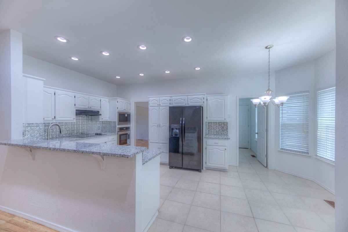 9215 S Erie Ave #1 - Photo 5 of 31
