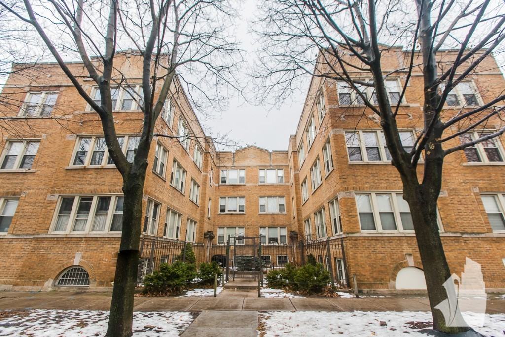 1946 W Leland Ave