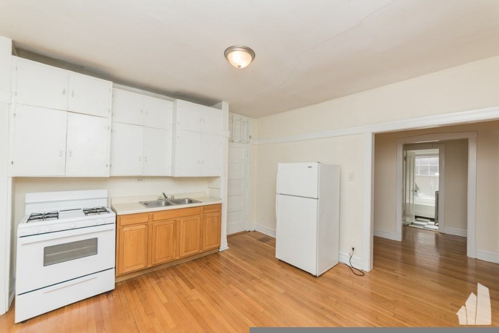 1825 W Foster Ave #1827-1 - Photo 5 of 7