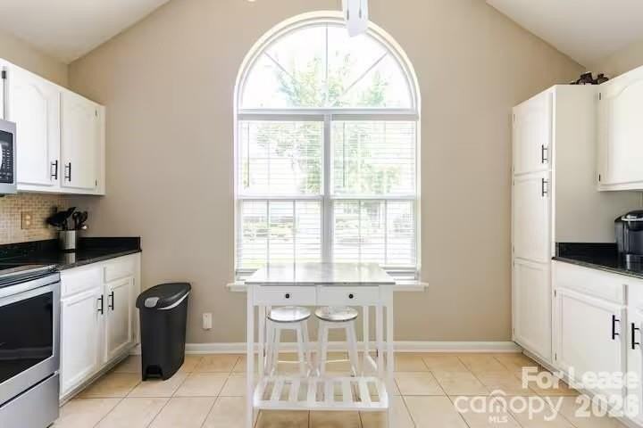 8263 Southgate Commons Dr - Photo 7 of 28