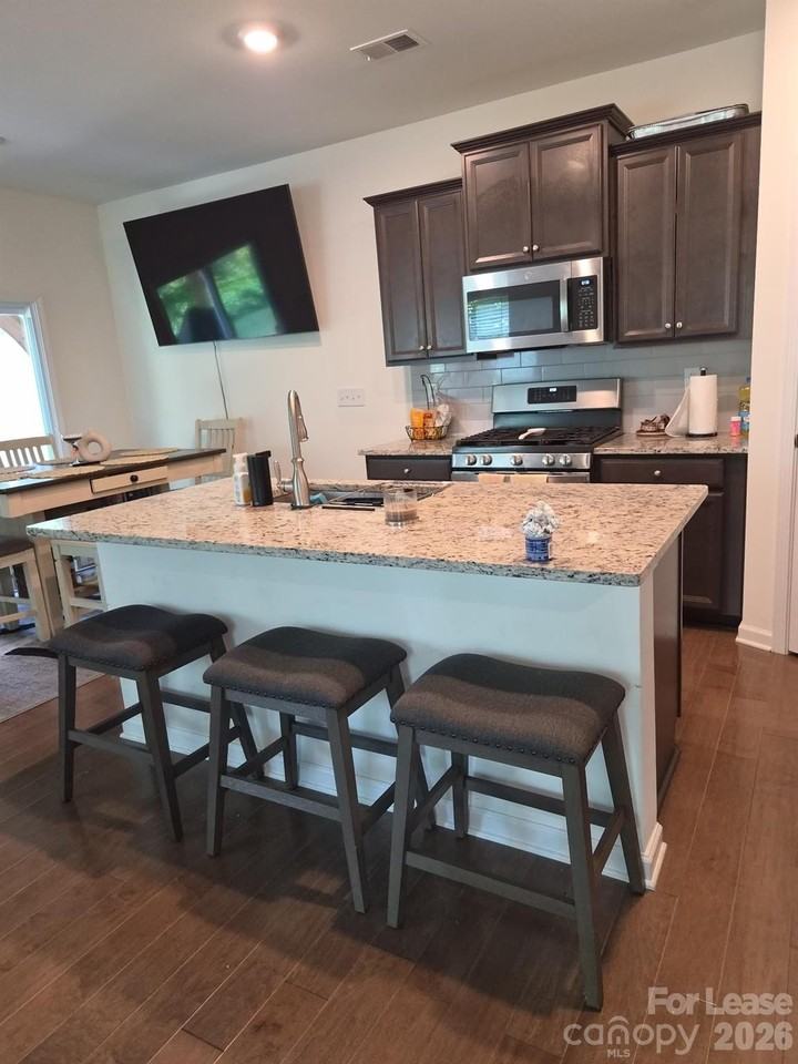 2906 Trinity St - Photo 5 of 14