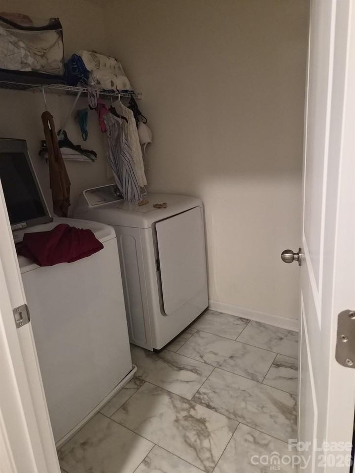 2906 Trinity St - Photo 7 of 14