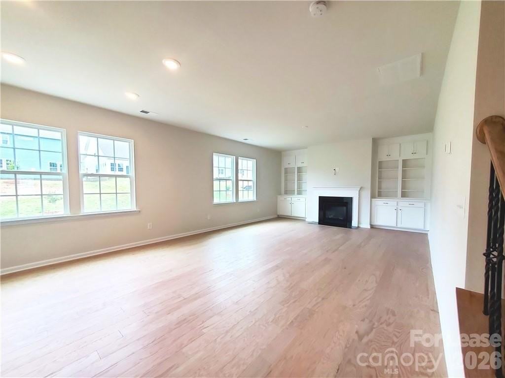 1009 Gabardine Ln - Photo 2 of 22
