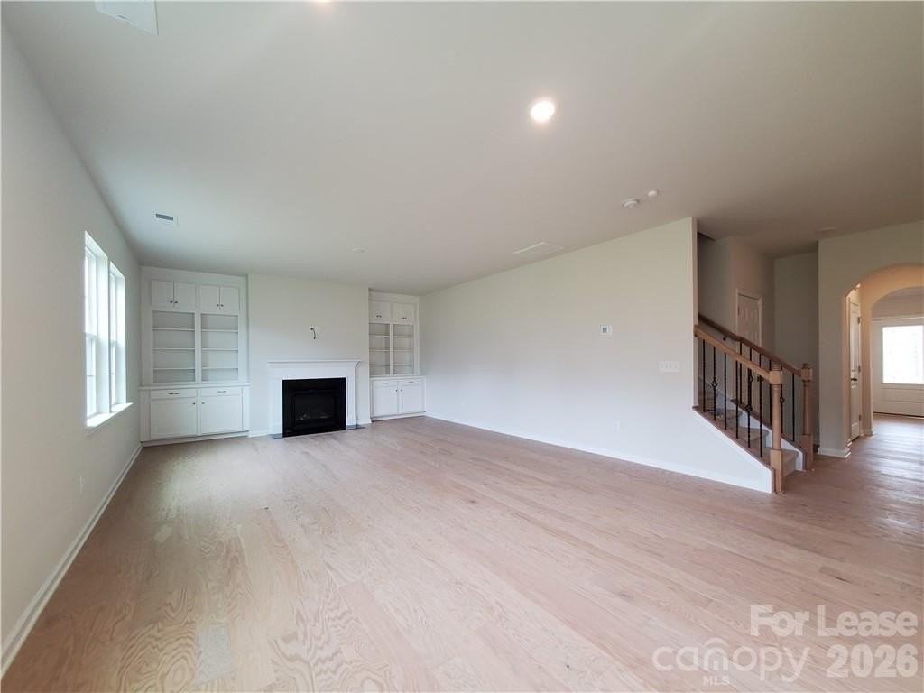 1009 Gabardine Ln - Photo 5 of 22