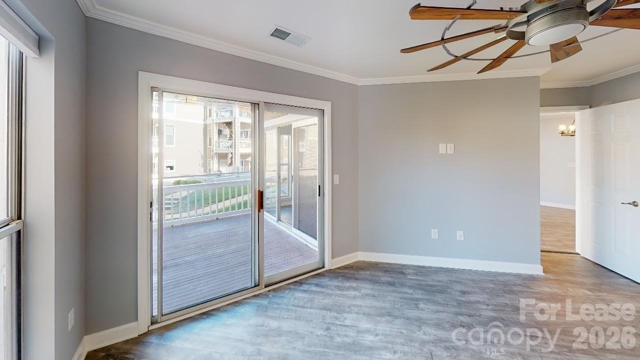 1105 Torrence Cir - Photo 3 of 18