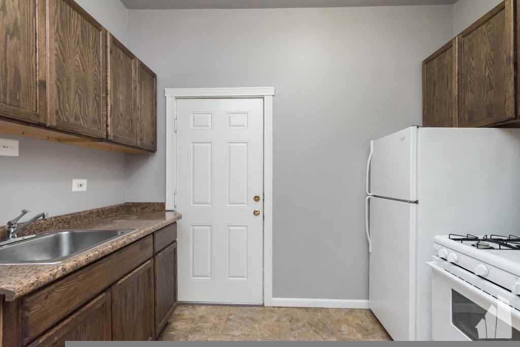 4255 W Addison St #59-3 - Photo 7 of 11