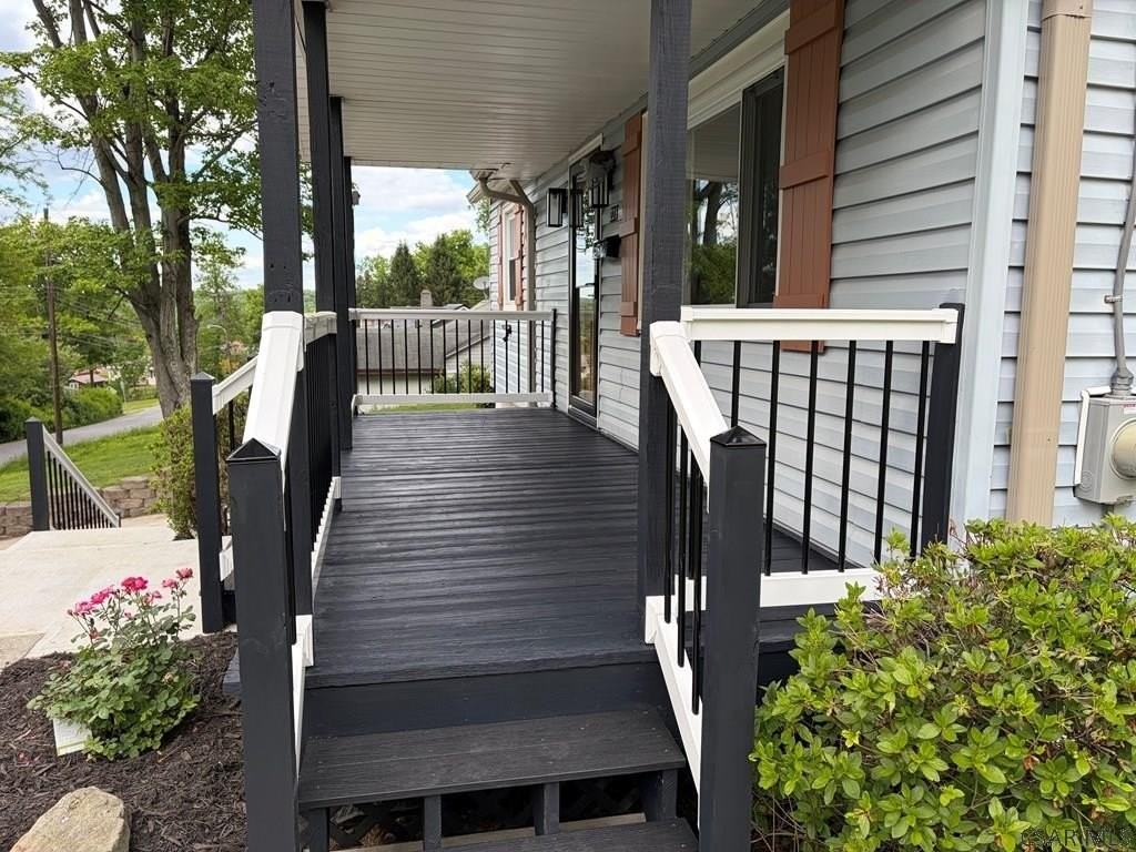 226 Suie St - Photo 3 of 45
