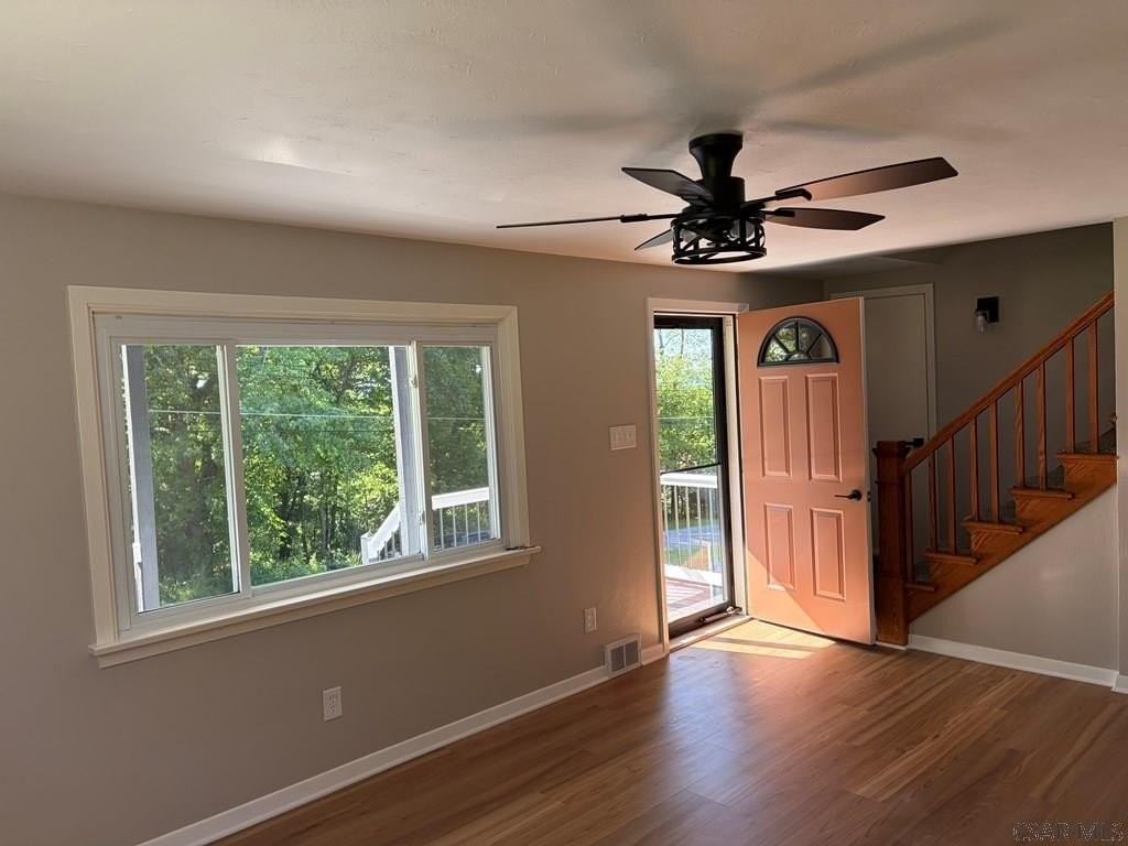 226 Suie St - Photo 4 of 45