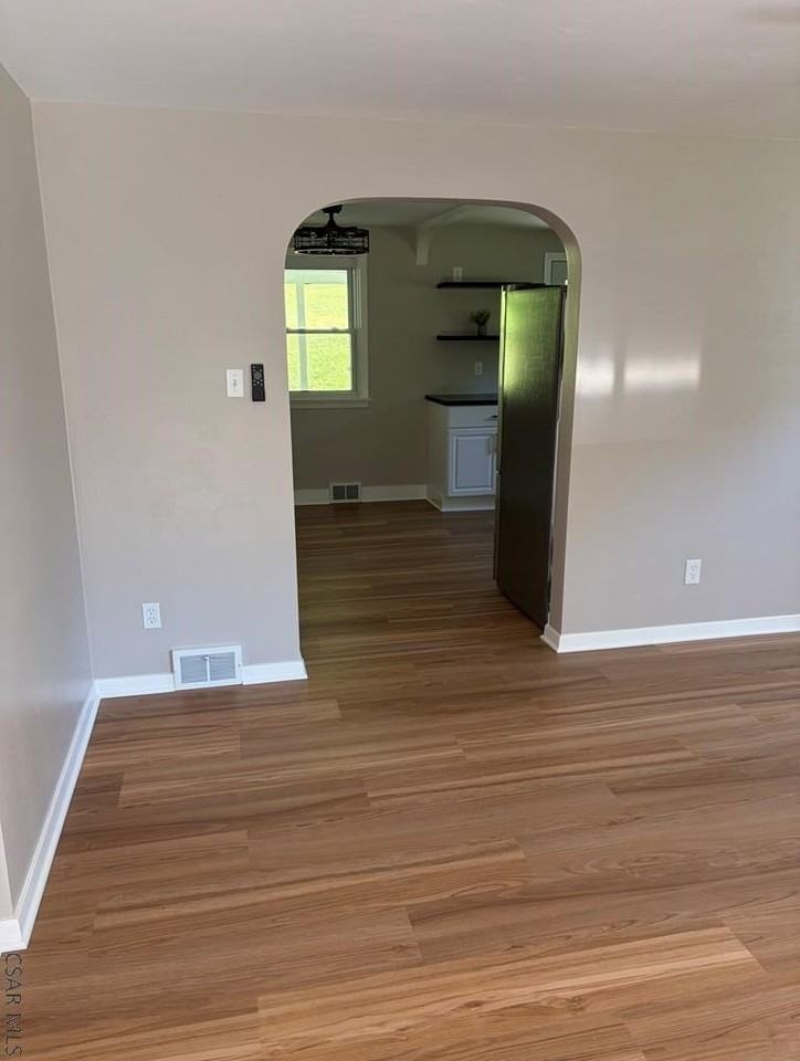 226 Suie St - Photo 5 of 45