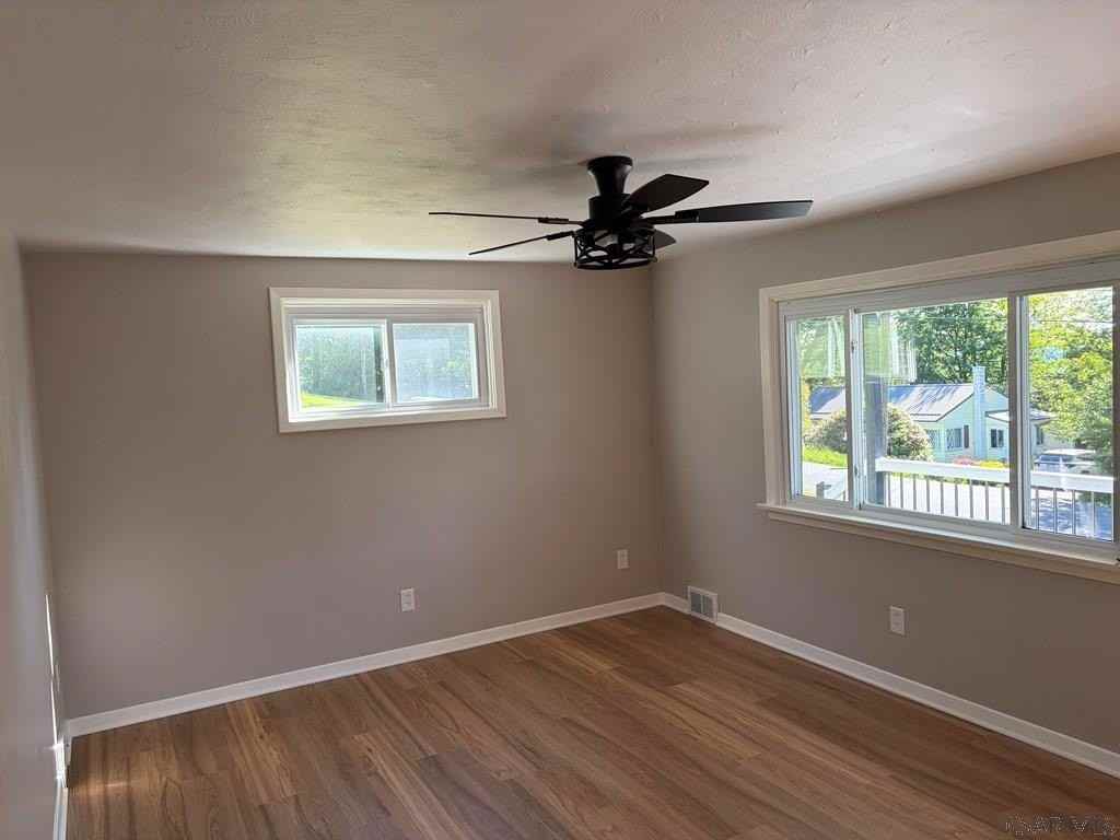 226 Suie St - Photo 7 of 45