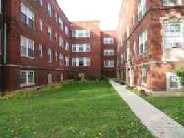 featured image of 1712 W Albion Ave