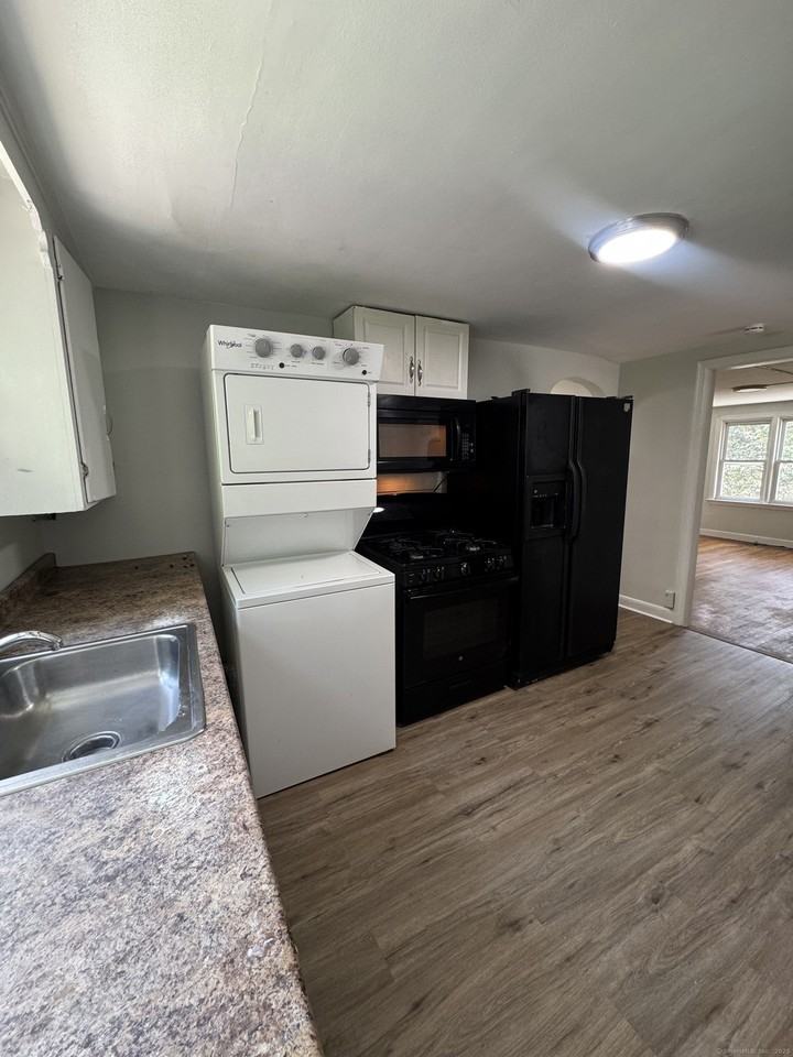 35 Goodyear St #2 - Photo 4 of 10