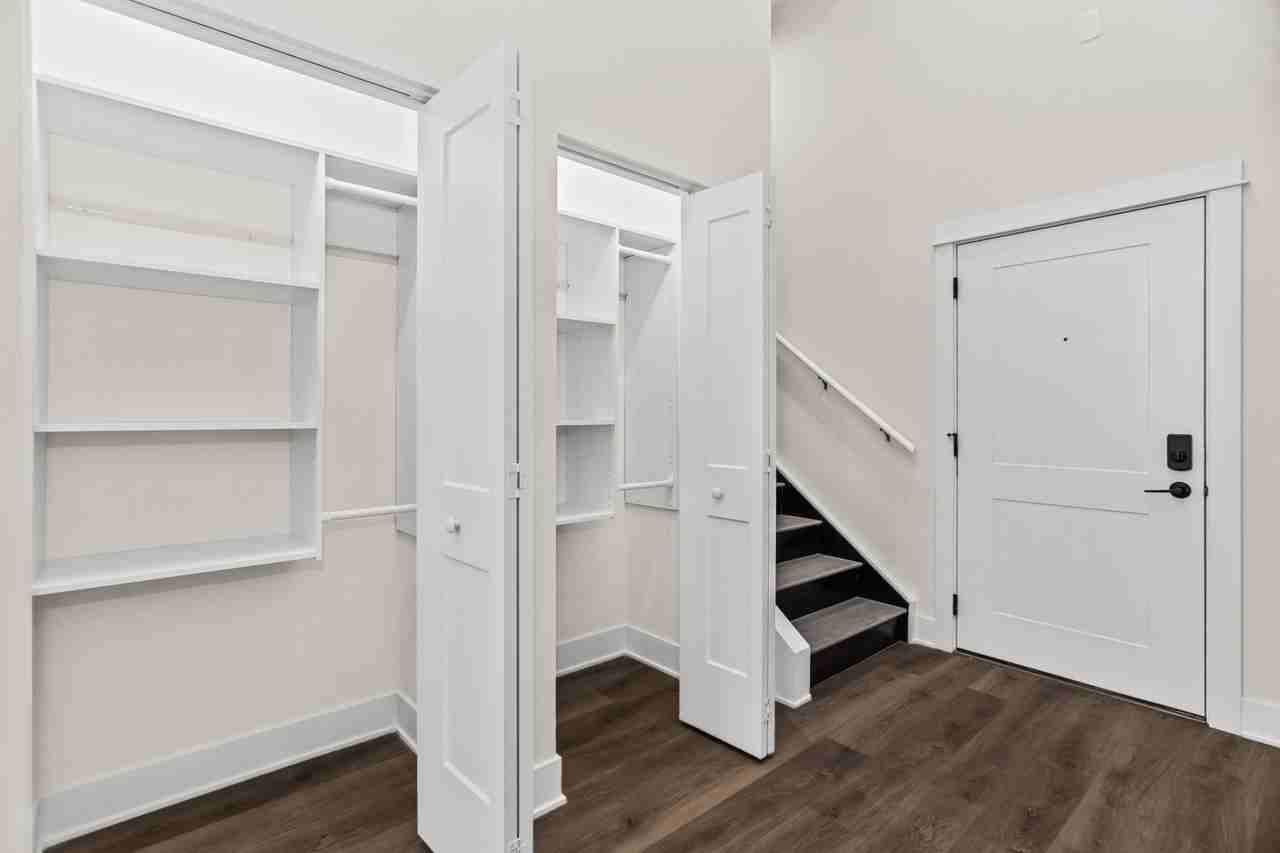 1453 Maple Ave #206 - Photo 7 of 20