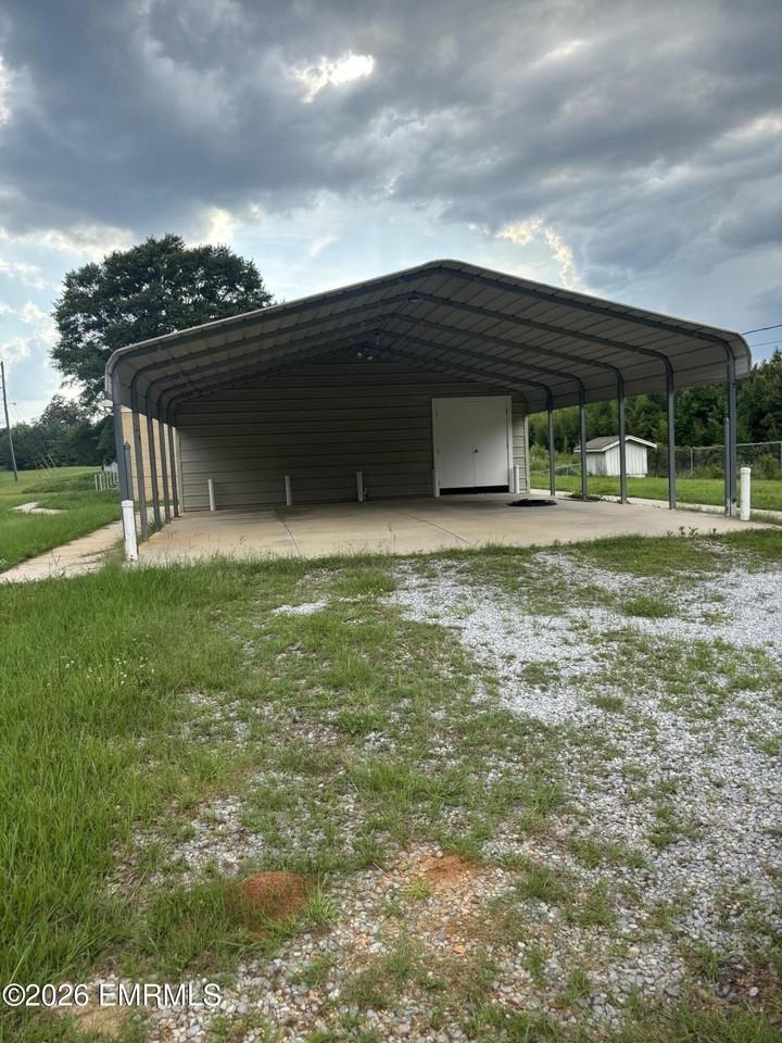 9207 W Lauderdale Rd - Photo 2 of 15