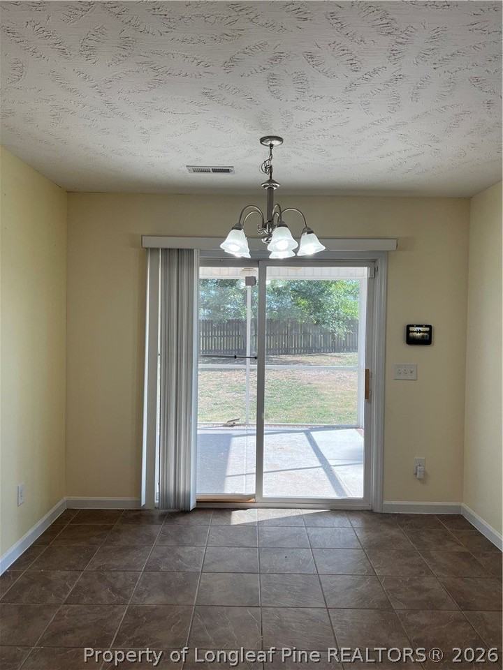 158 Asheford Way - Photo 5 of 17