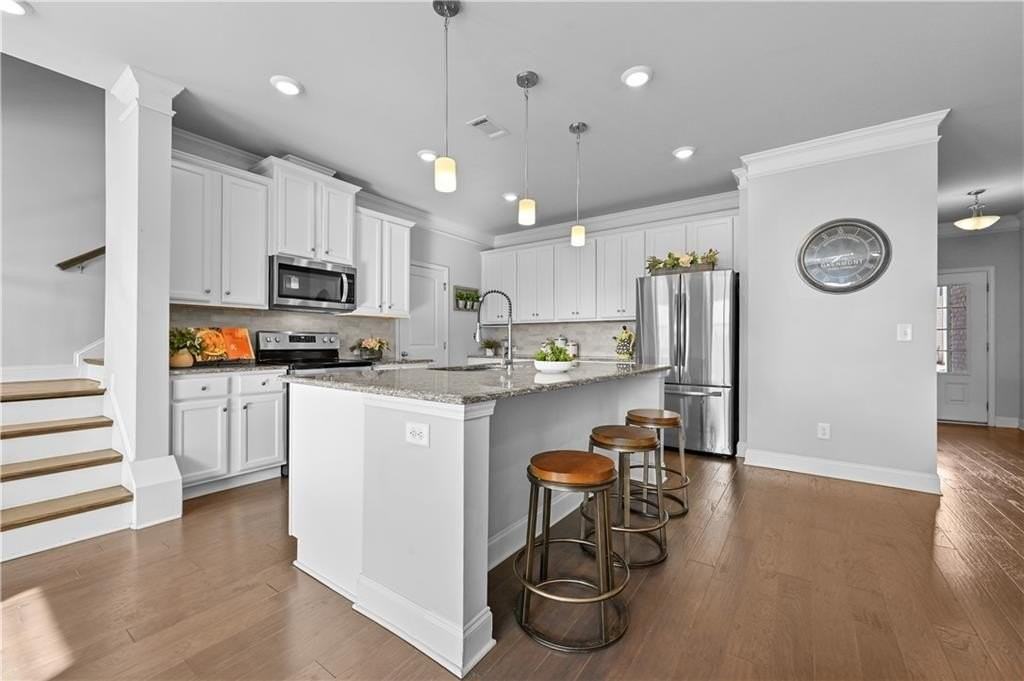 3229 Weyhill Way - Photo 7 of 31
