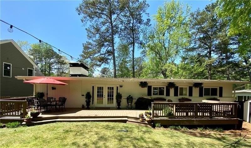 2841 2841 Cravenridge Drive NE - Photo 2 of 18