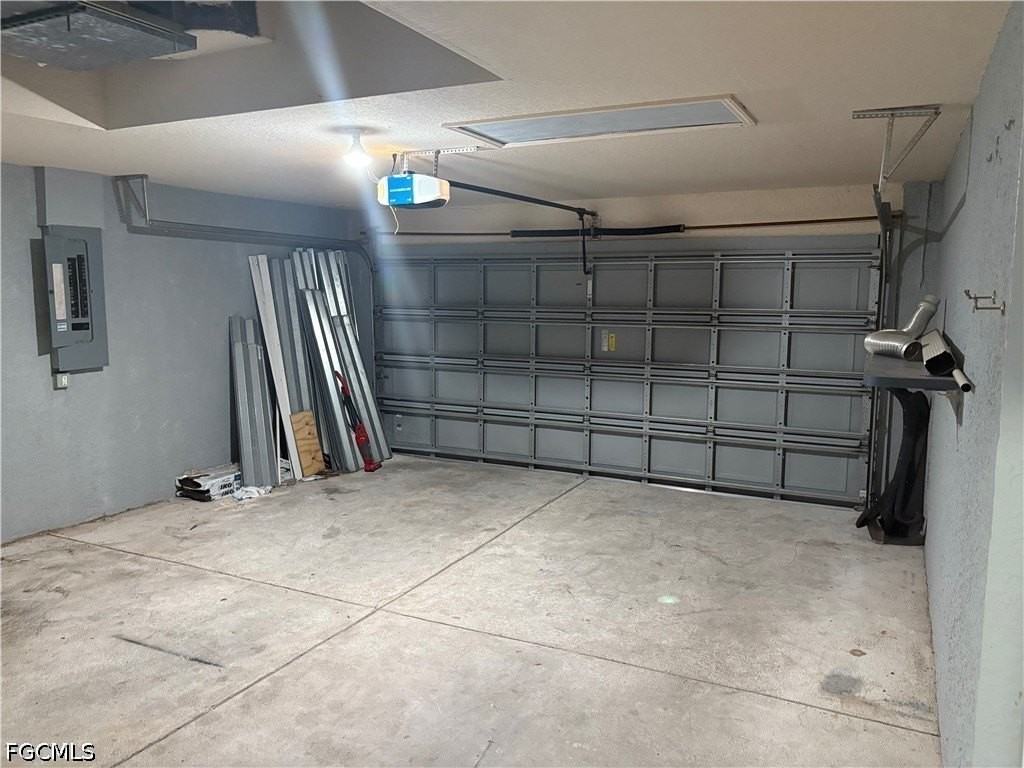 421 Nw 36th Ave - Photo 5 of 19