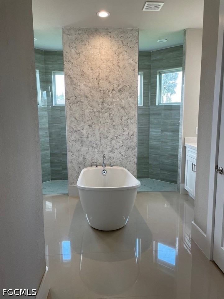 2447 Sw Embers Ter - Photo 5 of 27