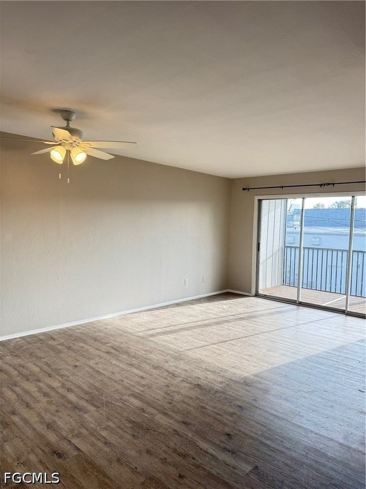 3325 Se 15th Pl #202 - Photo 5 of 11
