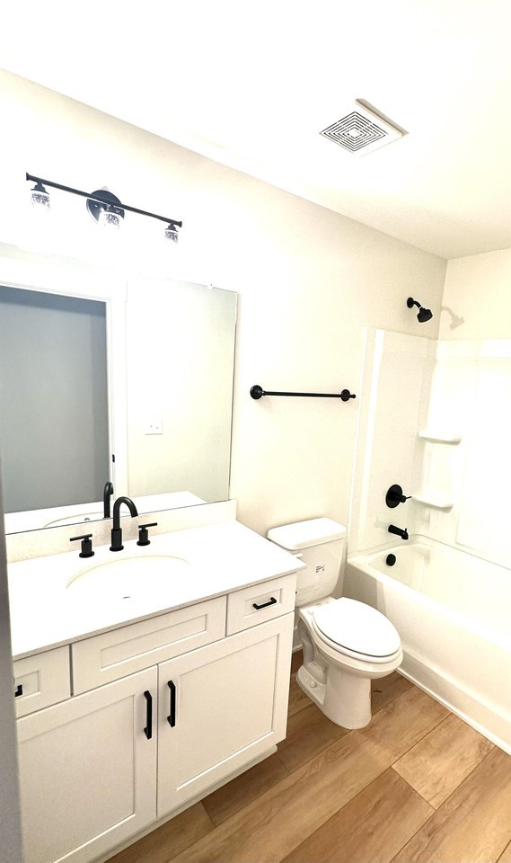 216 Victor Reiter Pkwy #B - Photo 5 of 10
