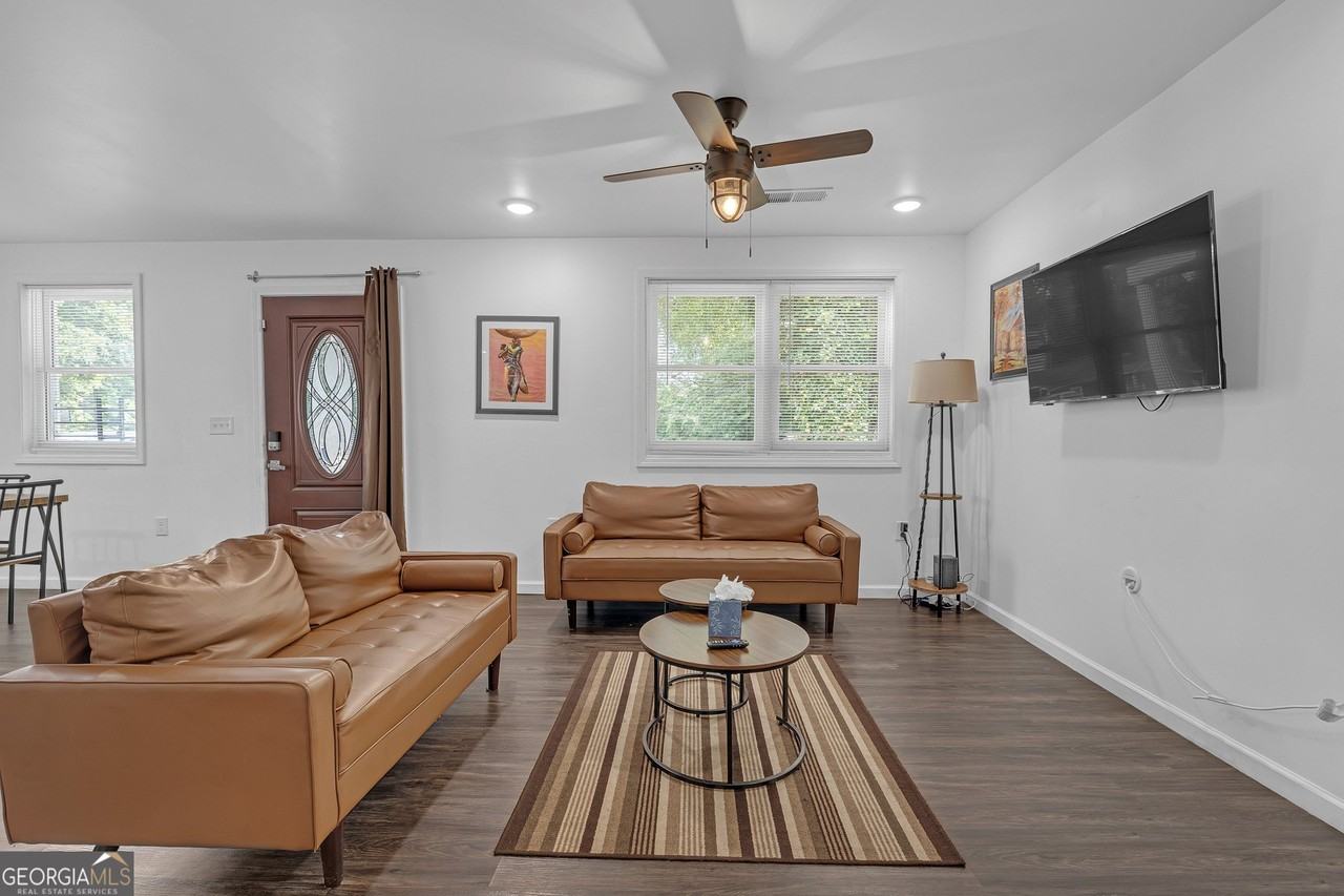 2533 Godfrey Dr Nw - Photo 3 of 21