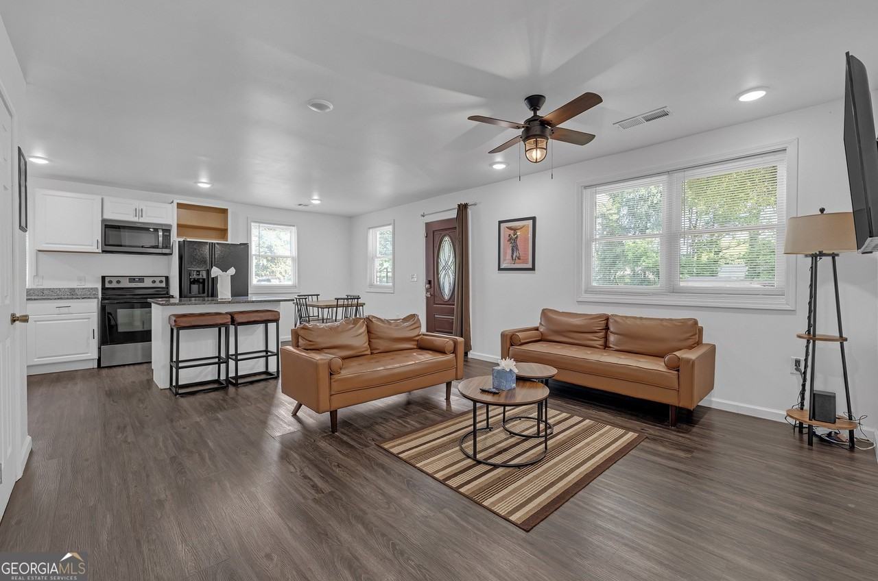 2533 Godfrey Dr Nw - Photo 4 of 21