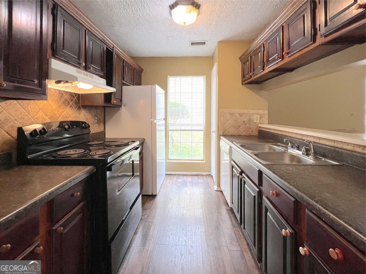 790 Hampton Hill Ct - Photo 7 of 22