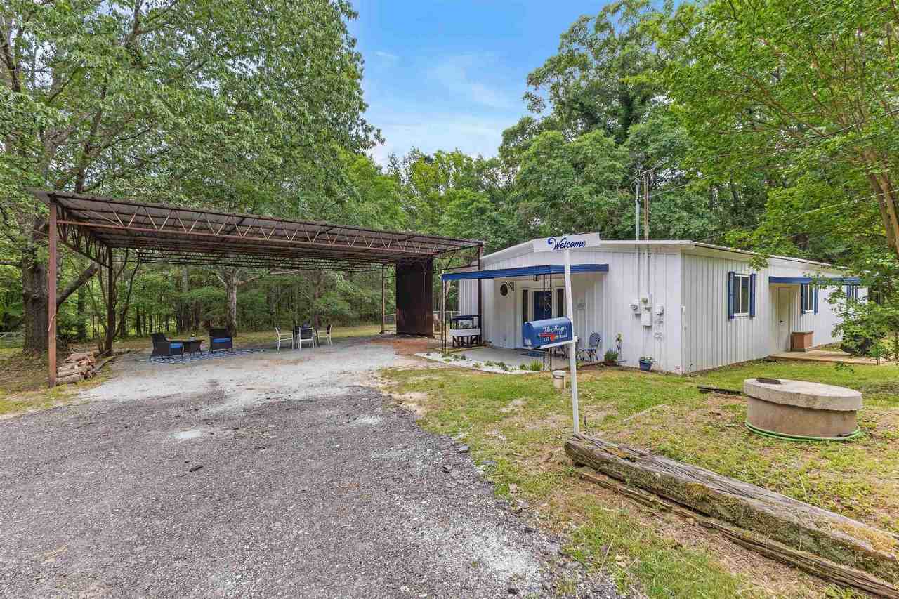 137 Odith Rd - Photo 3 of 46