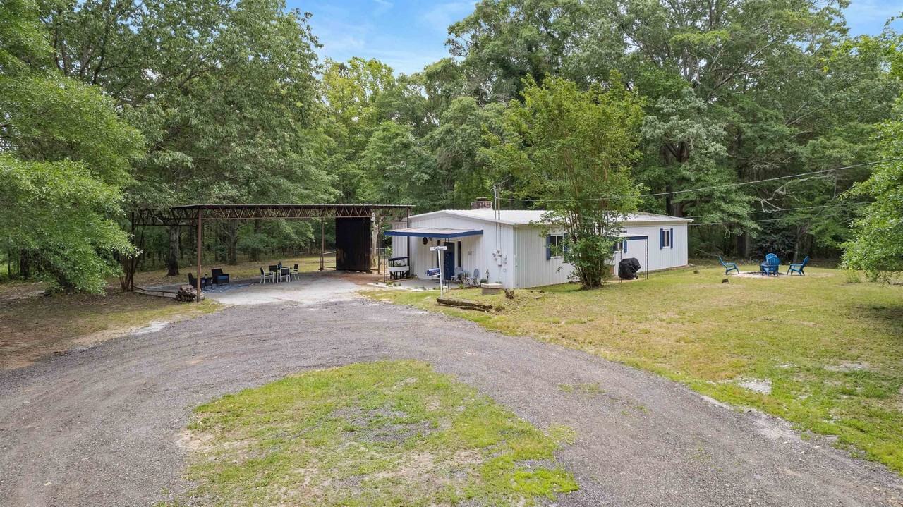 137 Odith Rd - Photo 4 of 46
