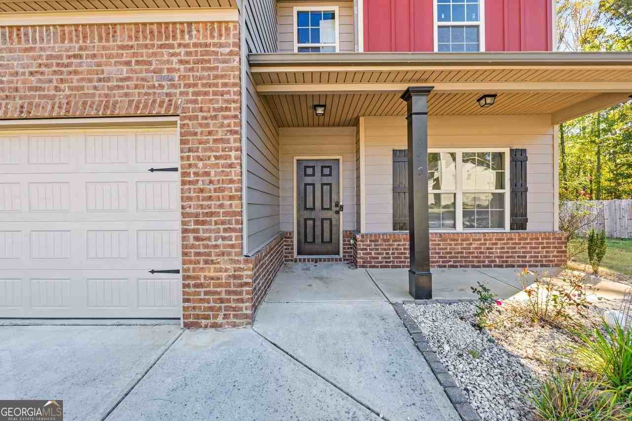 475 Louise Way - Photo 2 of 38
