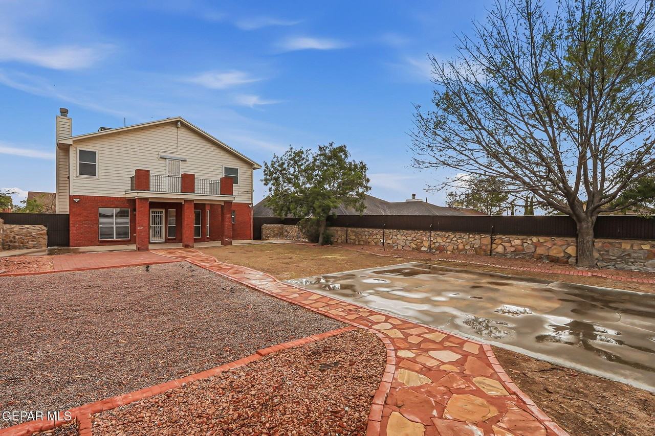 7121 Luz De Espejo Dr - Photo 2 of 36