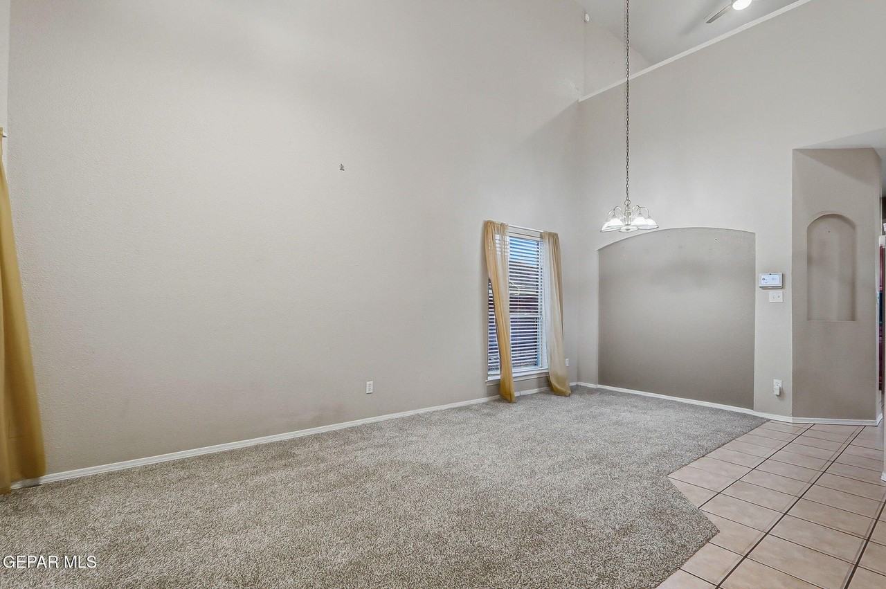 7121 Luz De Espejo Dr - Photo 4 of 36