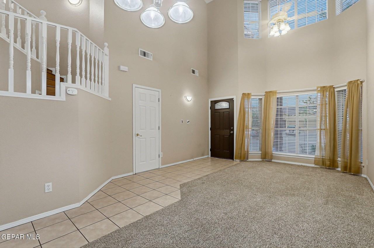 7121 Luz De Espejo Dr - Photo 6 of 36