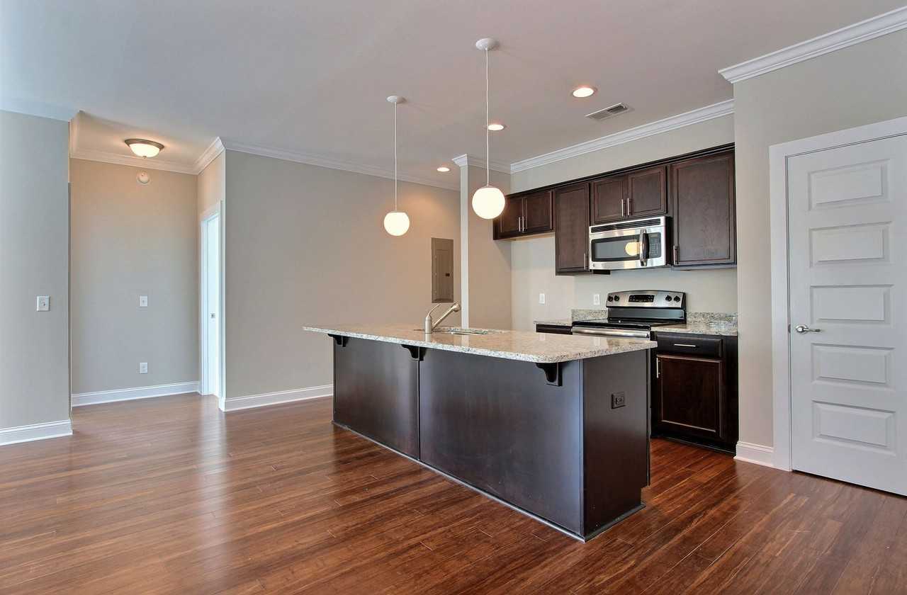 552 Nicoll St - Photo 5 of 16