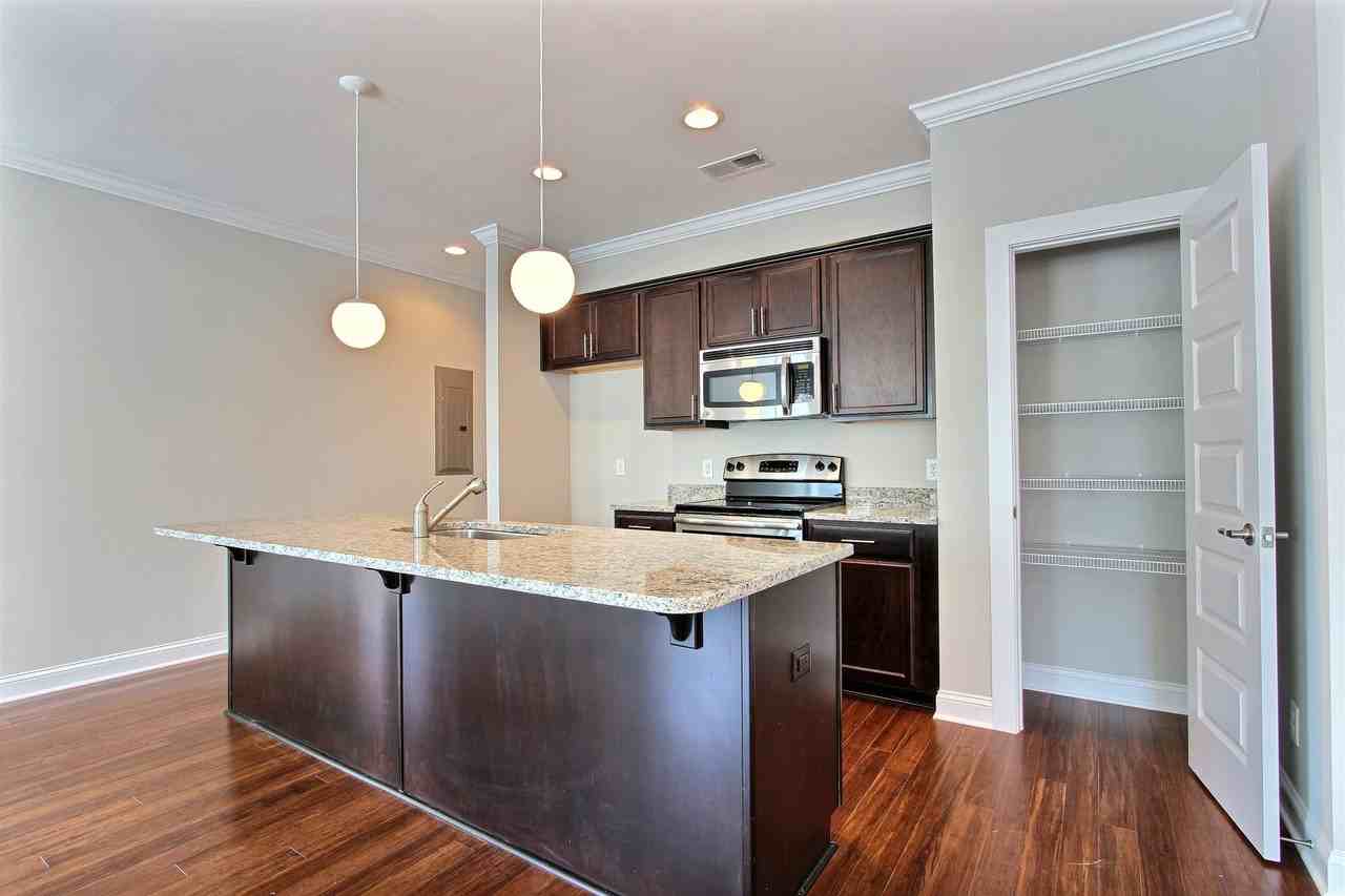 552 Nicoll St - Photo 6 of 16
