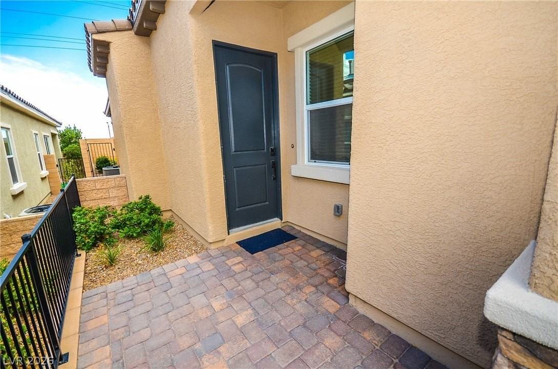 8162 Desert Madera St - Photo 4 of 43