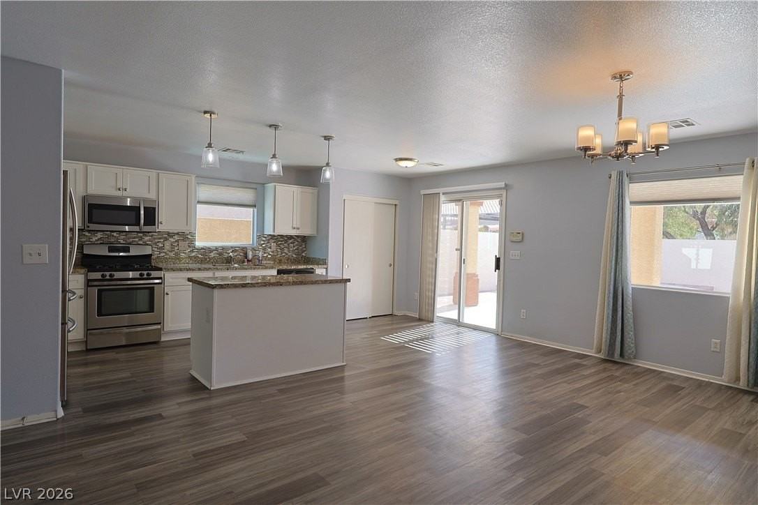 6113 Crystal Talon St - Photo 7 of 35