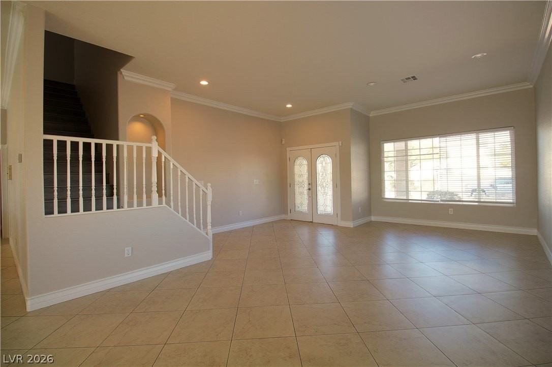 7613 Mooring Ave - Photo 5 of 31