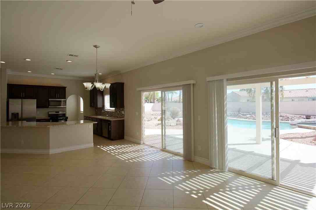 7613 Mooring Ave - Photo 6 of 31