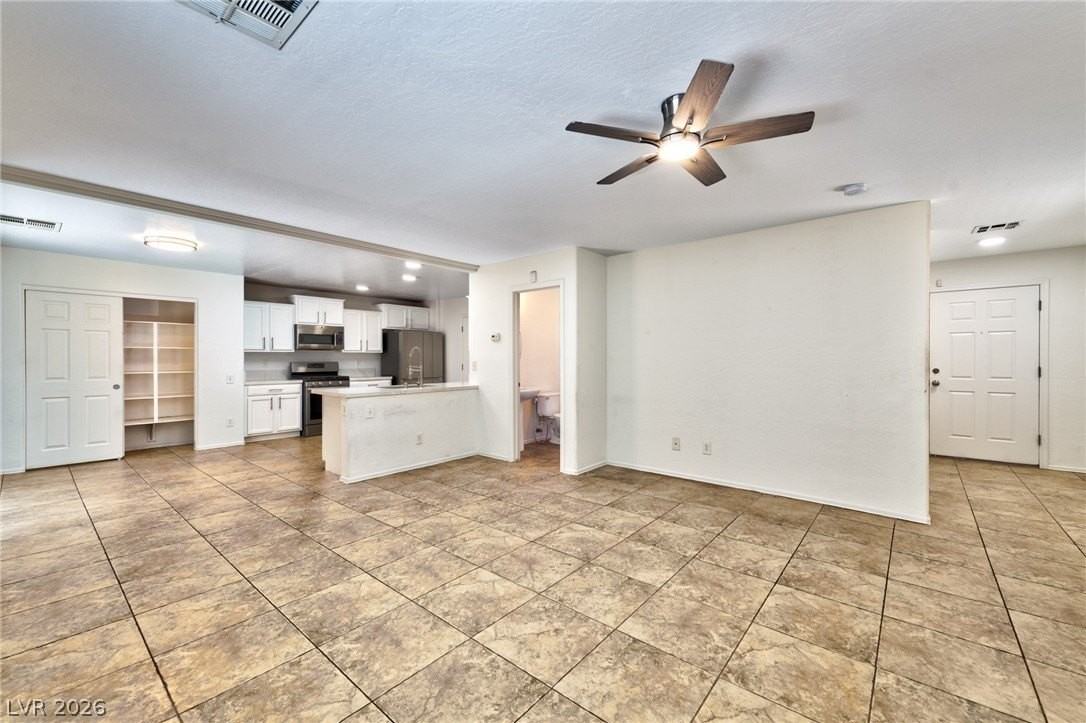 8940 Marmo Ave - Photo 3 of 17