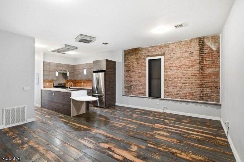 180 Spring St #304 - Photo 2 of 29