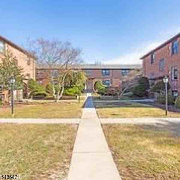 803 Mountain Ave Apt A - Photo 2 of 14