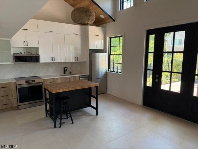 97 Essex Ave #A - Photo 6 of 26