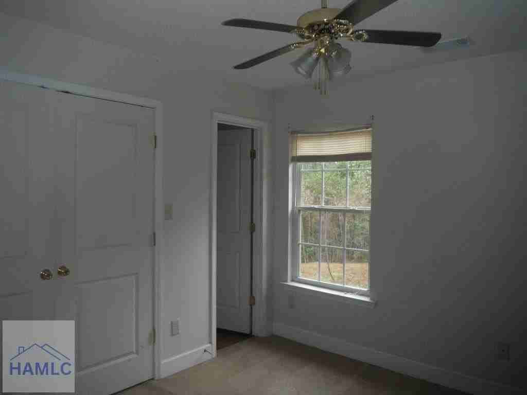 1113 Kelly Dr Apt 5 - Photo 2 of 4