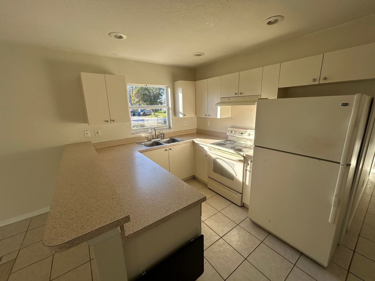 3005 Hillview St - Photo 3 of 17
