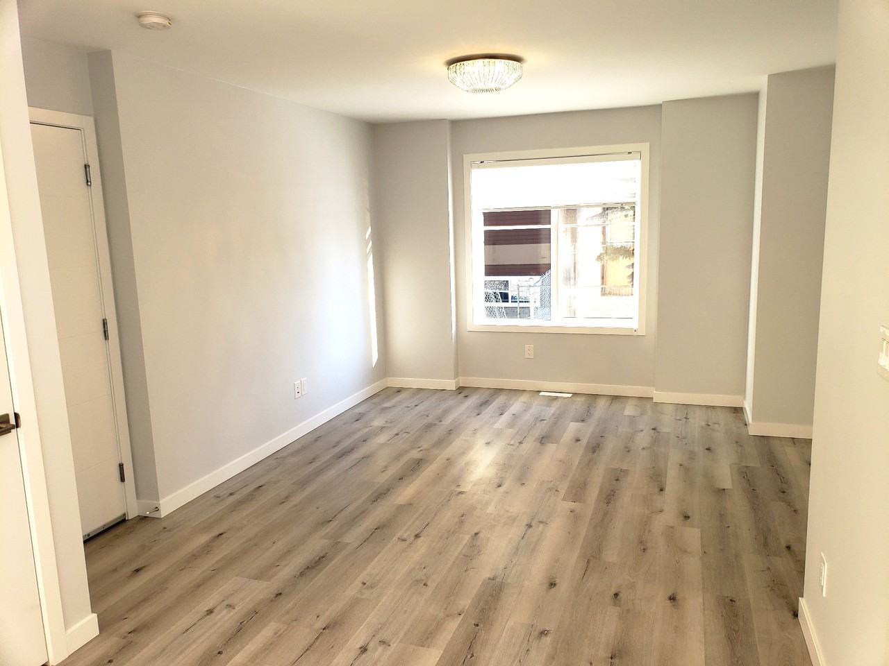 7224 81 Avenue Northwest - Photo 4 of 13