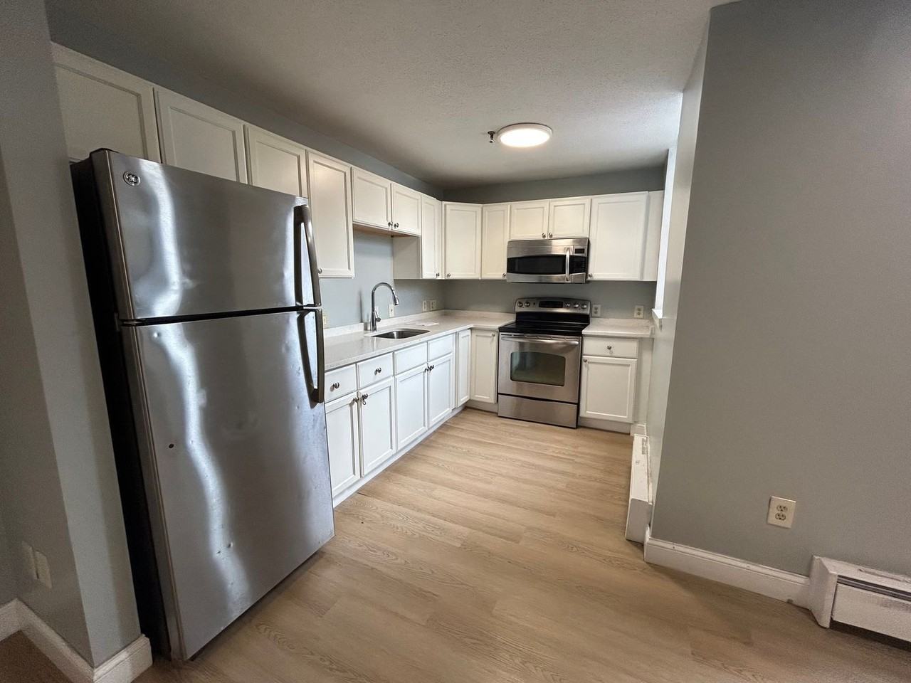 46 Amesbury St #3A - Photo 3 of 9