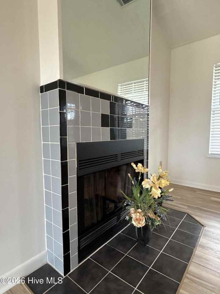 3823 Woodlake Dr - Photo 4 of 21