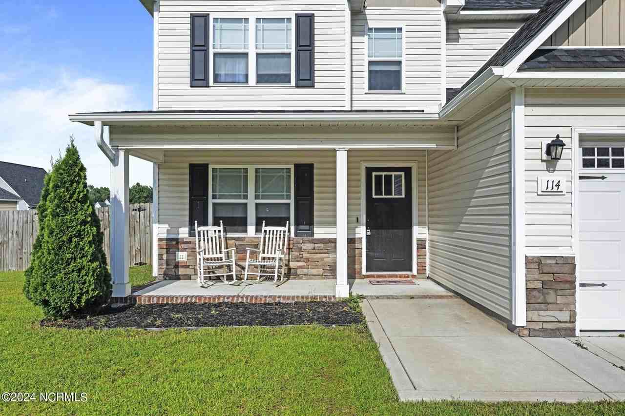 114 Bridgeport Dr - Photo 2 of 21